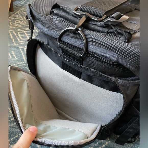 Lowepro Camera Bag, Magnum 650 AW - Picture 5 of 10